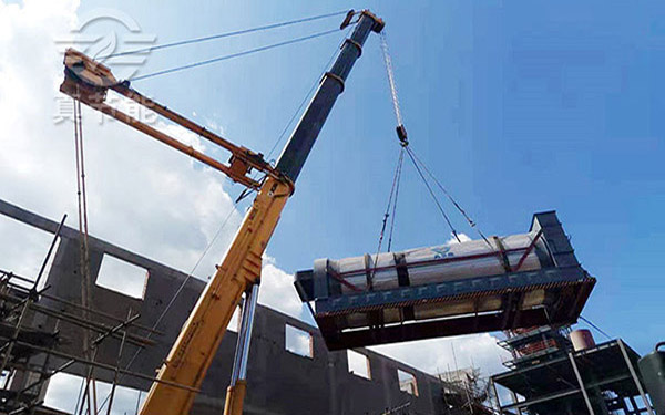 果渣烘干機吊裝現(xiàn)場 果渣烘干機吊裝現(xiàn)場